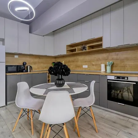 Luxury Flat Next To Herastrau Διαμέρισμα *